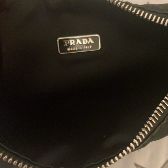 PRADA ❤️ EUC nylon bag - Picture 6 of 9